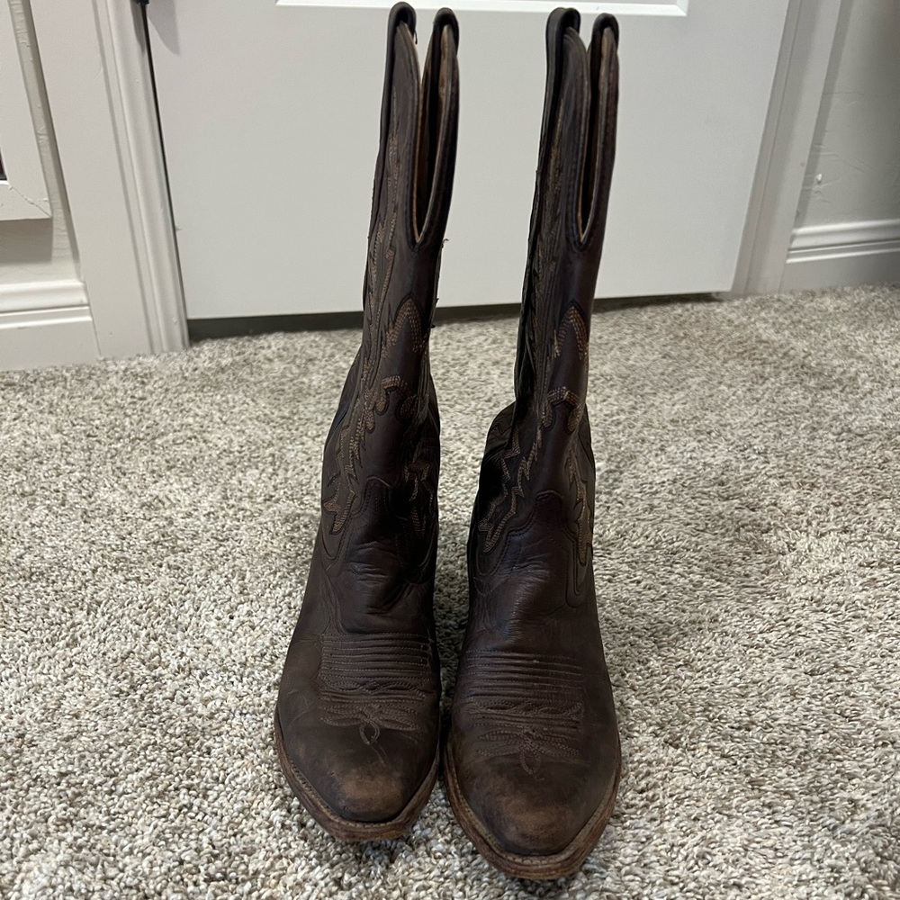 Size 5 Women’s, genuine leather cowboy boots